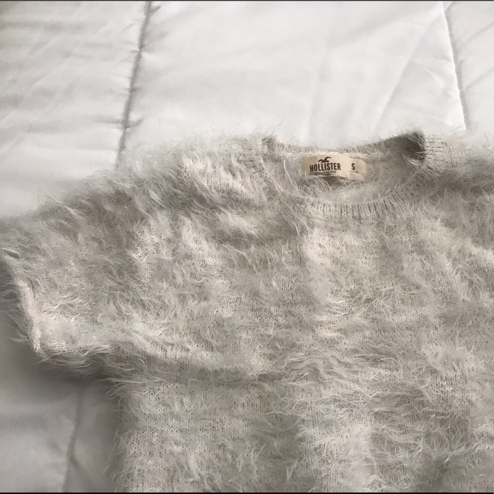 Hollister white fuzzy short sleeve crop top